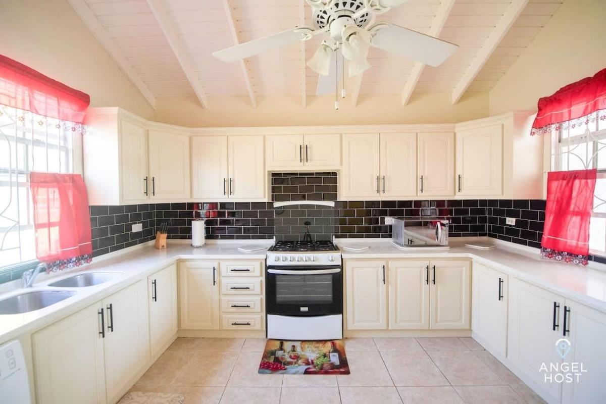Beachy Cottage I Kitchen I Wi-Fi I Shaded Cabana I Parking Сент-Філіп Екстер'єр фото