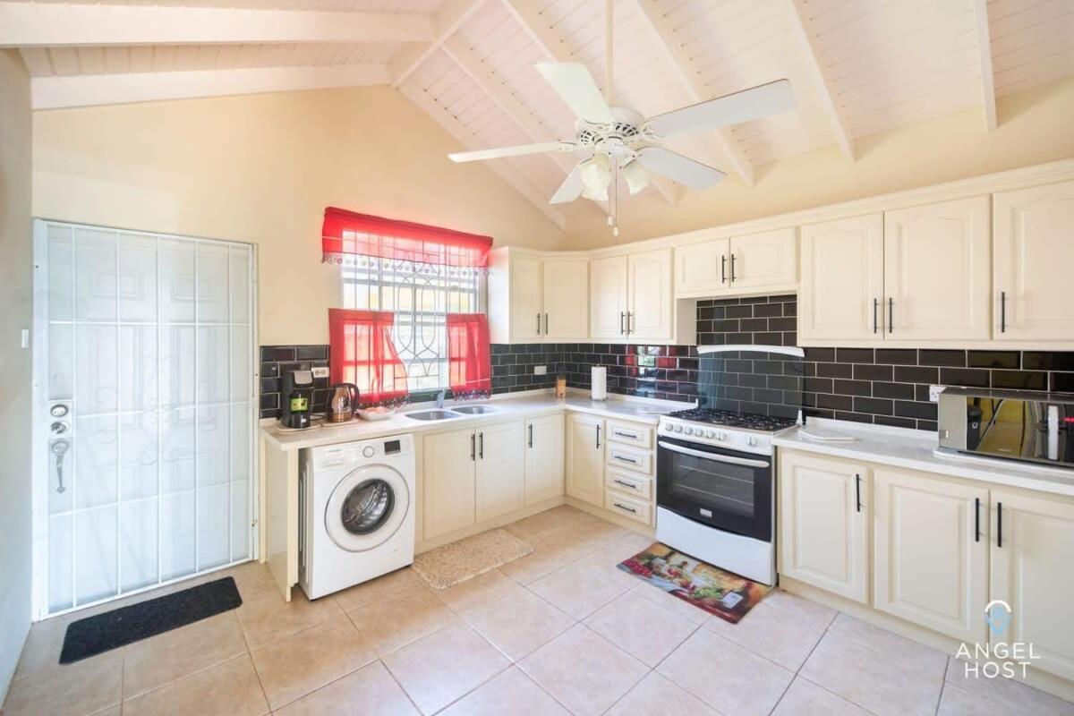 Beachy Cottage I Kitchen I Wi-Fi I Shaded Cabana I Parking Сент-Філіп Екстер'єр фото